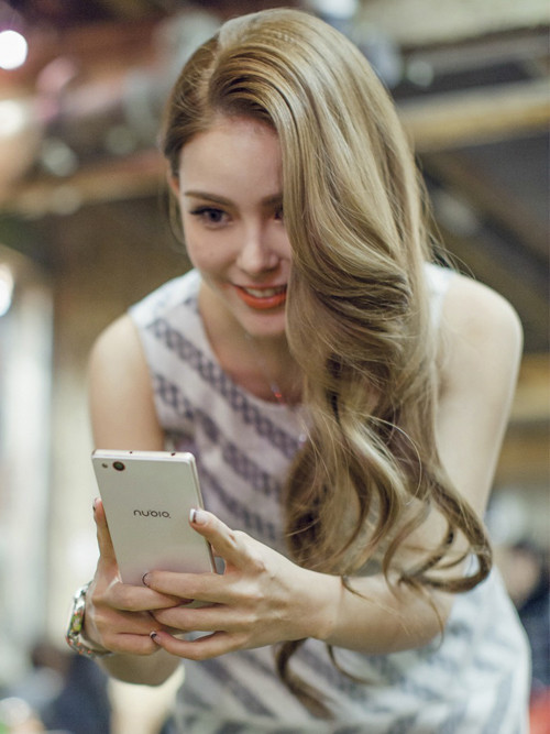 “天王嫂”昆凌_一加手機(jī)第1張圖