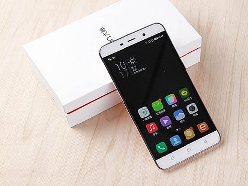 漸變色/皮紋工藝 細數那些熱門機的做工