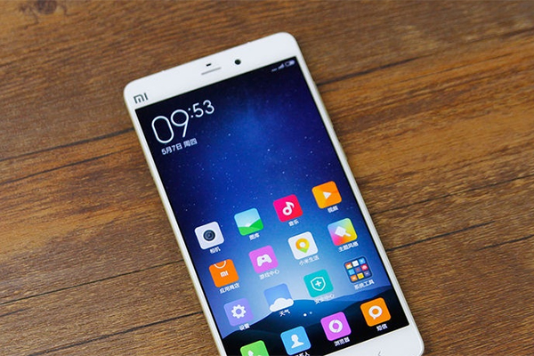 夏季出游怎能不帶它 近期拍照強機優選