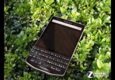 全鍵盤加觸控 奢華黑莓P'9983報價8900