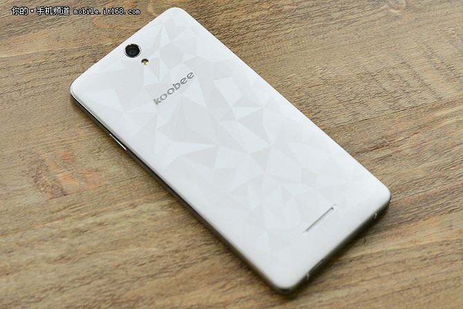 外觀：入門級(jí)也有高顏值酷比S3