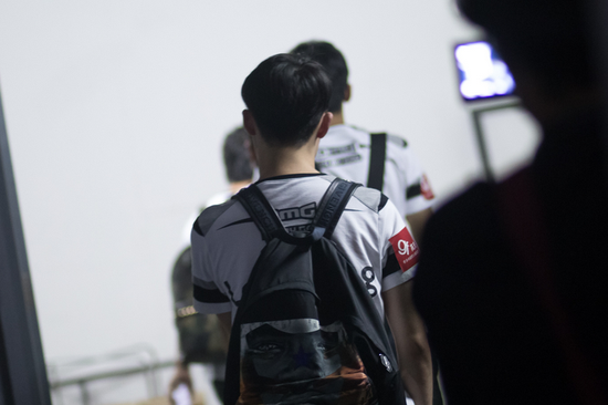 LOL國外玩家熱議OMG出局：靈藥無狀態背鍋