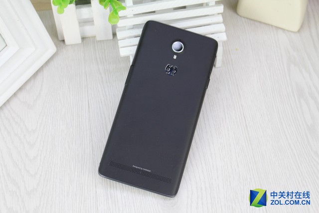 2.5D高清玻璃 蟲子手機L1商家報價1899