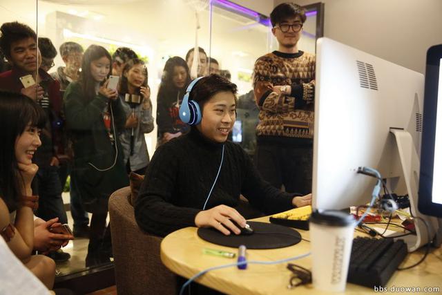 LOL主播55開借錢反遭污蔑？與徒弟古手羽撕逼互揭證據(jù)！