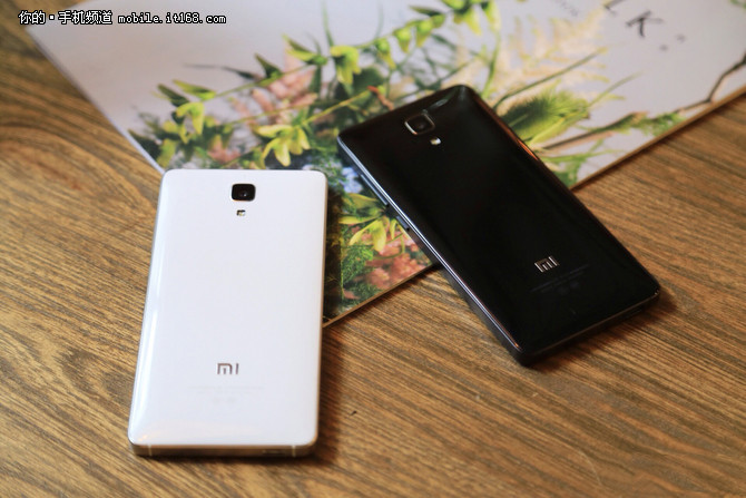 不銹鋼機身+4G網絡 小米4售價1499元