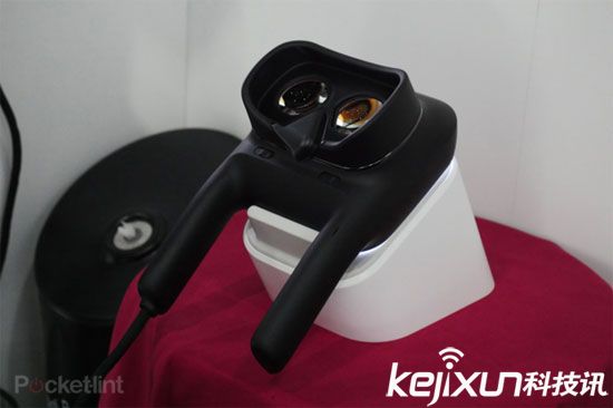 佳能推概念虛擬現(xiàn)實(shí)顯示器 手持外觀遭吐槽