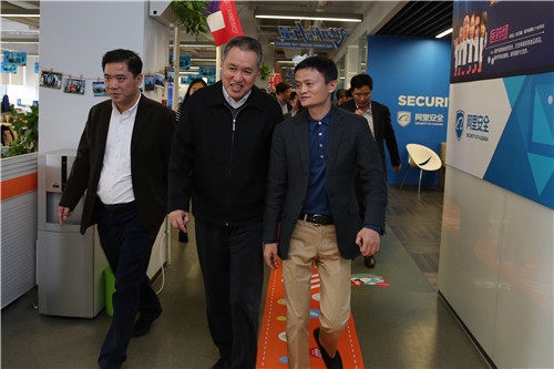 京東咋看?工商總局局長到訪阿里 祝雙11成功