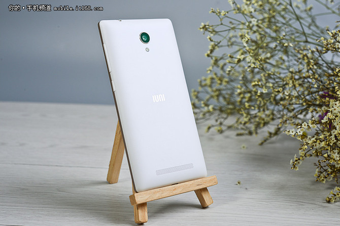 驍龍801+32GB內(nèi)存 IUNI i1暴跌至899元