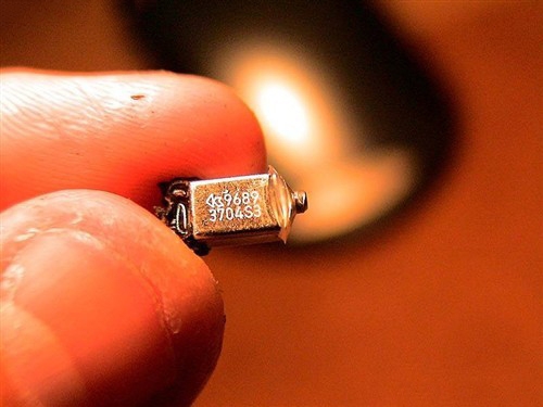 除了動次打次，什么才是選耳機(jī)正確的姿勢？