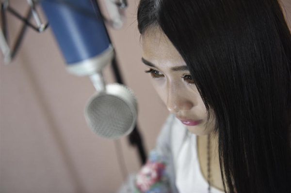 探訪美女主播“生產線” 每月營收超50萬