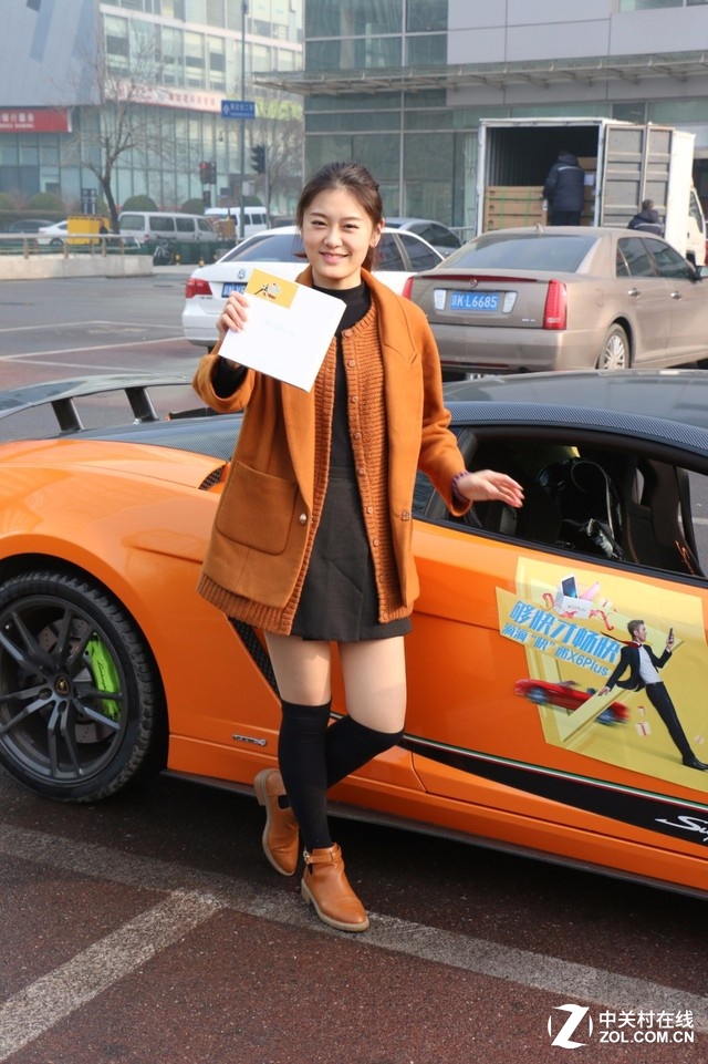 夠快！蘭博基尼載美女送vivo X6Plus  