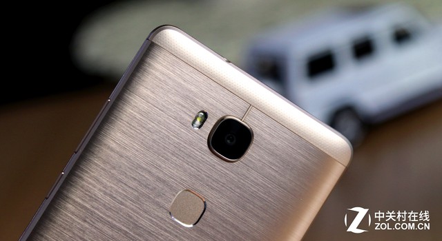 榮耀暢玩5X評(píng)測(cè):千元金屬標(biāo)桿這樣煉成 