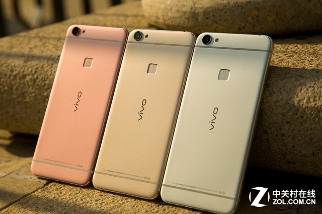 夠快才暢快vivo X6是為了解決用戶在使用智能手機(jī)的過程，最長遇到的“穩(wěn)定、流暢（快）、續(xù)航、安全”等四個(gè)最大的痛點(diǎn)而研發(fā)的，以“暢快”為核心賣點(diǎn)。