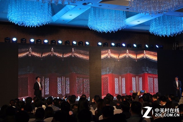 數碼變焦（左）細節放大對比華碩鷹眼光學變焦