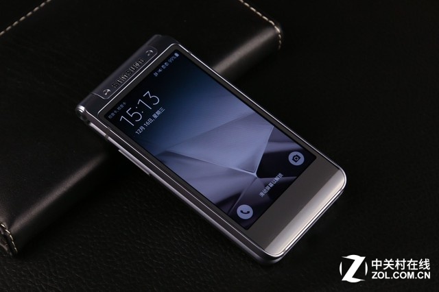 越覽天地 豪氣十足 三星W2016真機(jī)圖賞