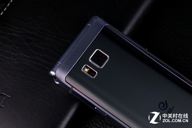 越覽天地 豪氣十足 三星W2016真機(jī)圖賞