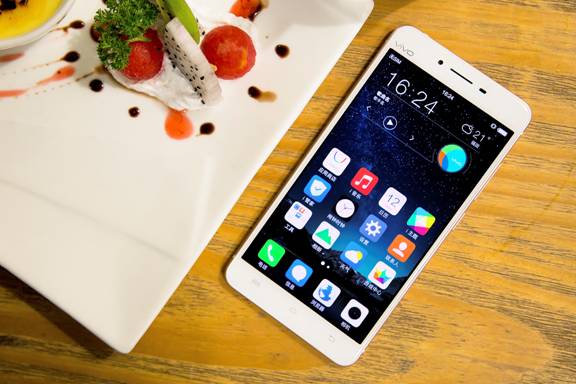 詮釋更強更快 夠快才暢快vivo X6Plus熱賣 