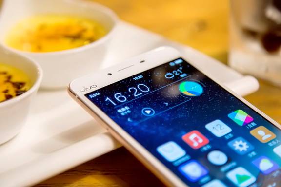 詮釋更強更快 夠快才暢快vivo X6Plus熱賣 