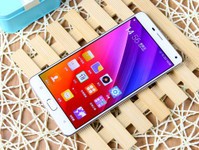 金立M5 Plus圖賞 5020mAh電池長(zhǎng)續(xù)航