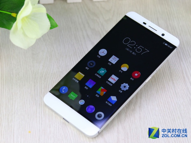 搭載驍龍810 樂視超級手機(jī)1 Pro僅2499 