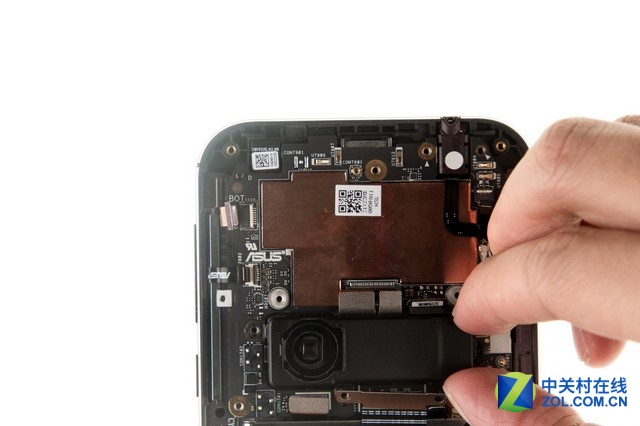 精密的“鷹眼” 華碩ZenFone Zoom拆解圖賞