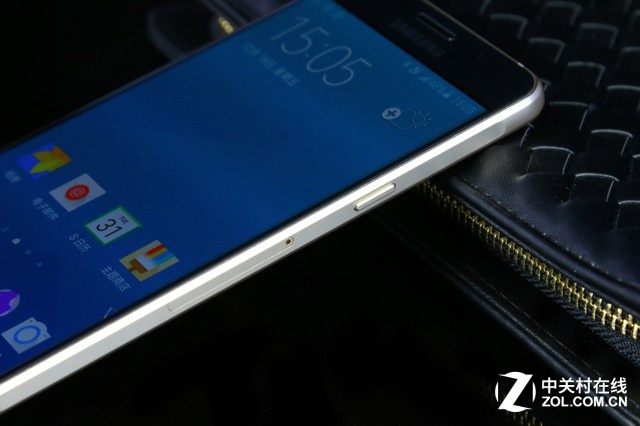 纖薄機(jī)身再有突破 三星A5 2016版圖賞