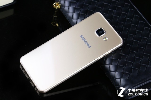 纖薄機(jī)身再有突破 三星A5 2016版圖賞