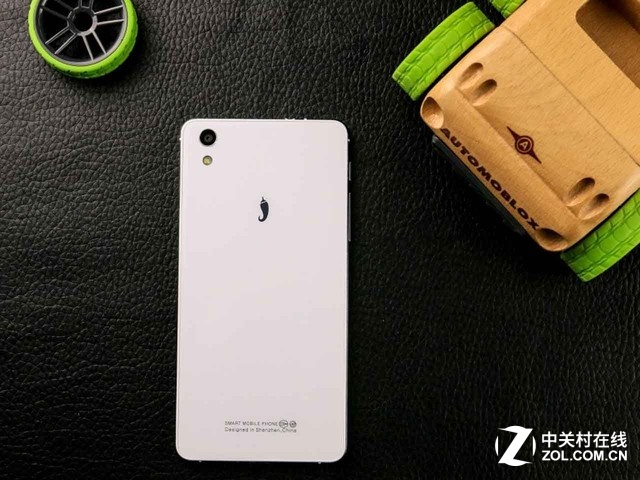 搭載YunOS系統(tǒng) 小辣椒S3售價為1099元 