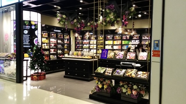 尖Phone:中興AXON天機MAX戰iPhone 6sP 