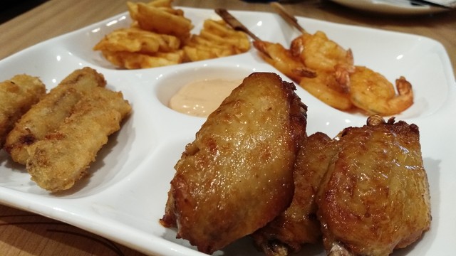 尖Phone:中興AXON天機MAX戰iPhone 6sP 