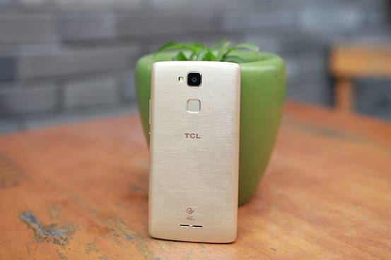 簡約不凡的設計，TCL樂玩2C金色版圖賞 