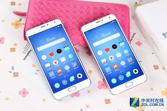 魅藍metal在配色方面一共有五色，為金屬著色也成為了魅族metal的看點之一，多彩金屬潮流民主化，讓你擁有更多選擇。而其機身為定制合金材質，同時采用壓鑄輔以激光探點CNC的獨特工藝精雕而成，配合專屬的涂料和噴涂工藝，在制機工藝方面也是超出了千元機的范疇，這當然也是性價比的體現。