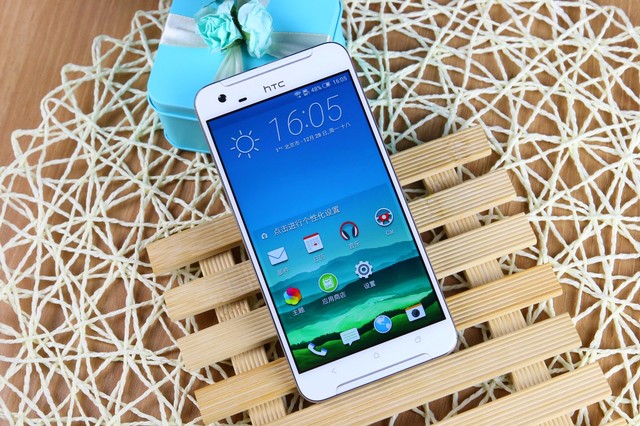 全金屬一體機(jī)身 2399元HTC One X9圖賞