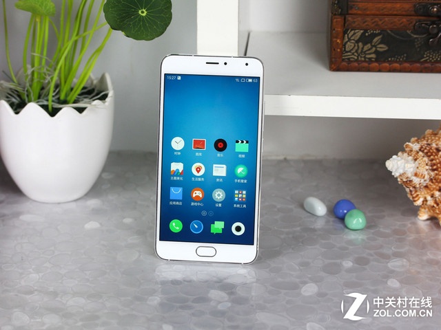 多彩時尚<a href=/tags/4011-0.html target=_blank class=infotextkey>千元機(jī)</a> 魅藍(lán)metal官網(wǎng)售價1099