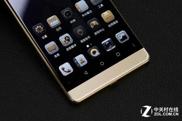 巨屏盡在掌握 中興AXON天機Max圖賞 