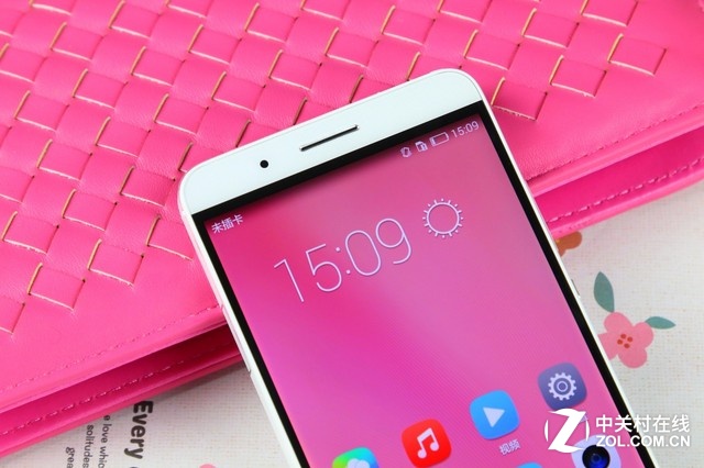 打開年輕人的新視界 榮耀7i開箱圖賞