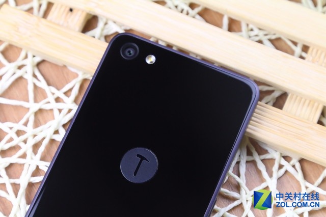 體驗(yàn)至上 錘子手機(jī)Smartisan T2圖賞 