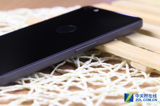 體驗至上 錘子手機Smartisan T2圖賞