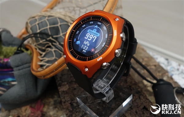 蘋(píng)果弱爆！卡西歐發(fā)布首款智能手表：續(xù)航一個(gè)月