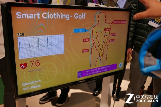 談到可穿戴設備,這件智能高爾夫上衣看起來更有吸引力。運動員穿上它之后,不但能監測心率等基礎信息,還能根據各關節處傳感器收集的身體姿態信息,獲得矯正動作或者優化擊打姿勢的幫助。