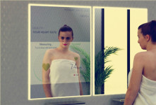 未來(lái)衛(wèi)生間長(zhǎng)什么樣：地磚能稱重 鏡子掃描健康