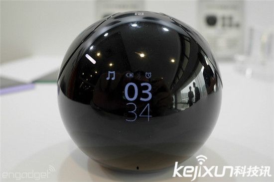 軟銀Pepper被搶光 盤(pán)點(diǎn)2015高端智能機(jī)器人