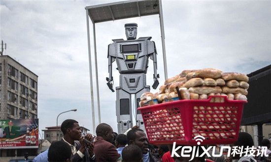 軟銀Pepper被搶光  盤點(diǎn)2015高端智能機(jī)器人