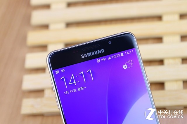 體驗攀升時尚外觀 三星A7 2016版圖賞