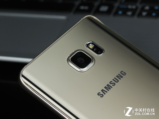 坐等蘋果來戰? 三星Galaxy Note5評測 