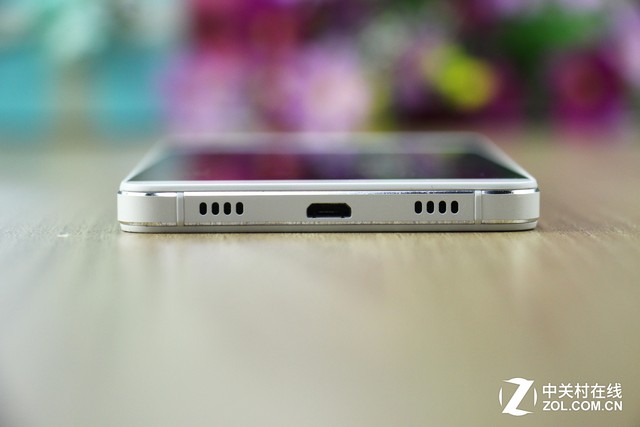 翻轉(zhuǎn)鏡頭/側(cè)邊指紋 成就不凡之榮耀7i 