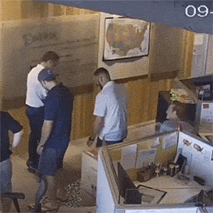 平衡車又“惹禍”：把汽車給點著了