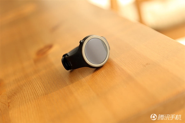 2388元！Moto 360運動版國行圖賞：硅膠腕帶