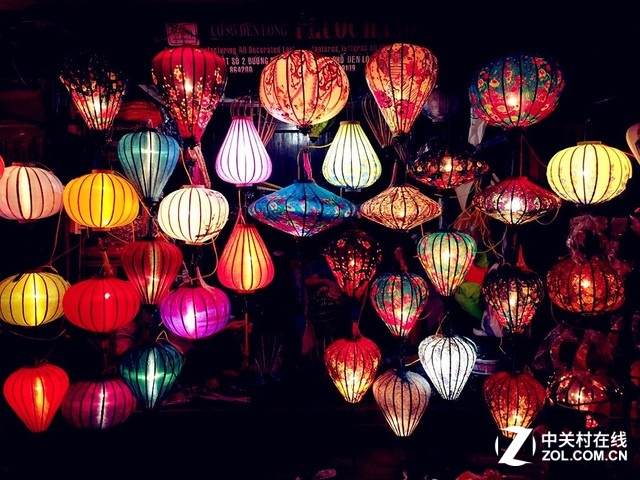 雖然這一次沒有帶上單反等重型裝備，但在科技發(fā)展到今天的情況下，一臺手機就能拍出很好的照片，更何況是夠快才暢快vivo X6這樣的拍照神器呢？畢竟攝影說到底還是光與影的藝術，有恰當?shù)墓庥埃浜蠘媹D，手機也可以玩夜景。