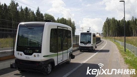 荷蘭人測試無人駕駛大巴笑哭了  車只跑了200米